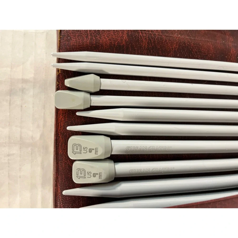 Susan Bates Knitting Needle Set Unisex OS Brown Vintage 10 Pair Case US 4-13